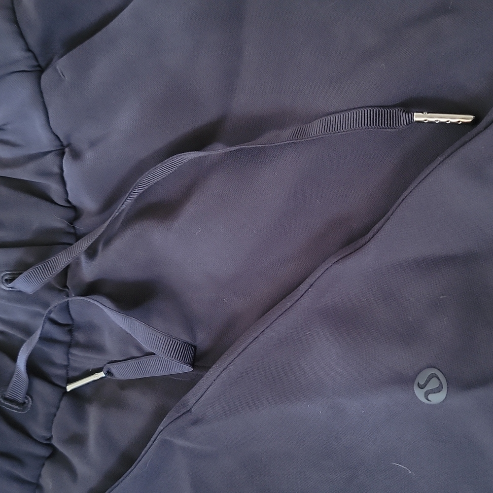 Lululemon black cropped pants